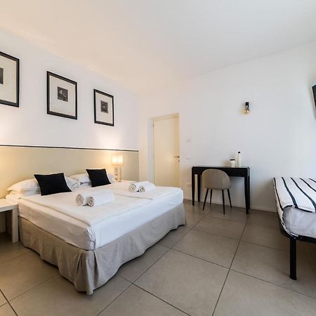 Carly'S Rooms Torbole Sul Garda Екстериор снимка
