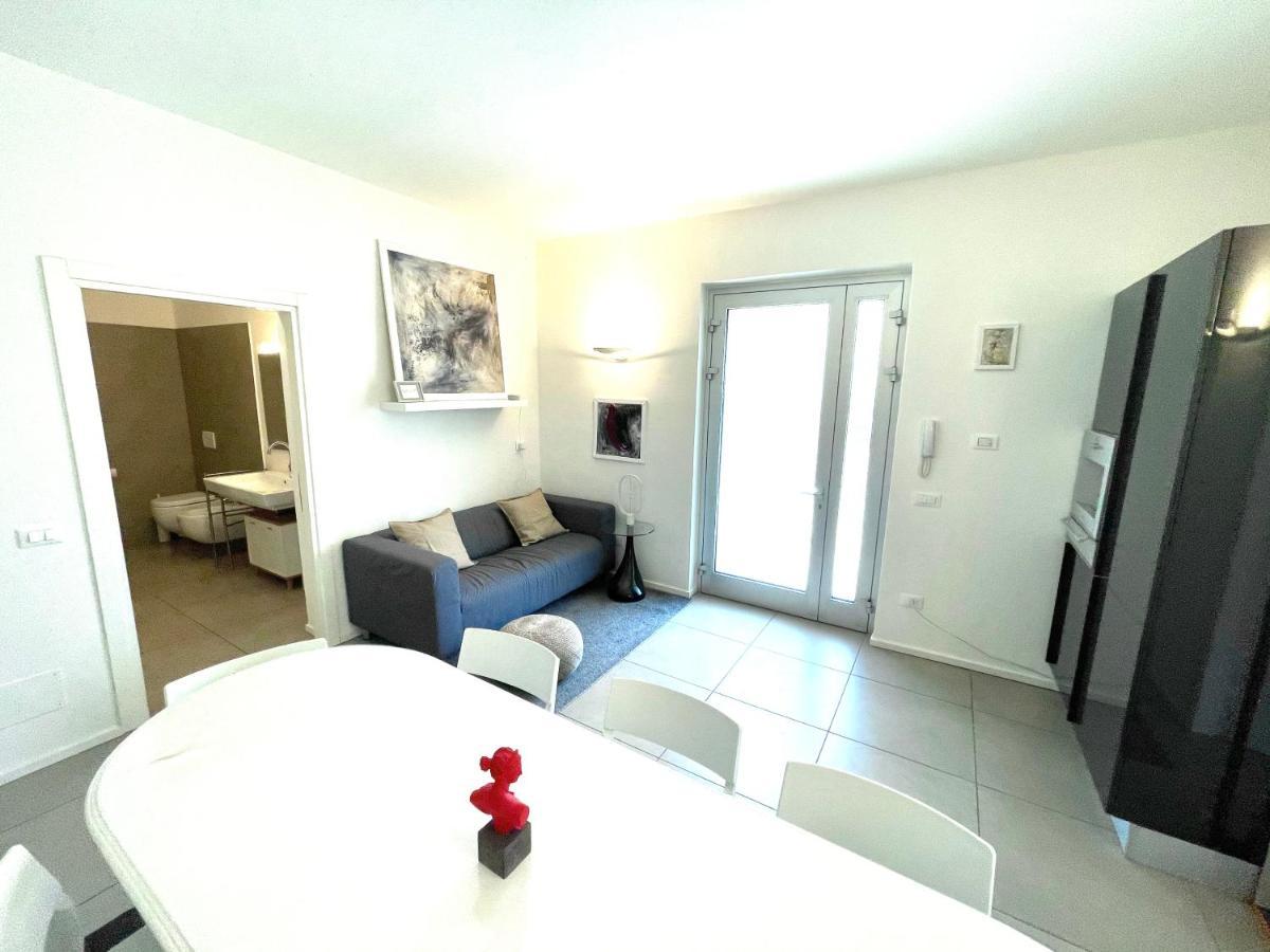 Carly'S Rooms Torbole Sul Garda Екстериор снимка