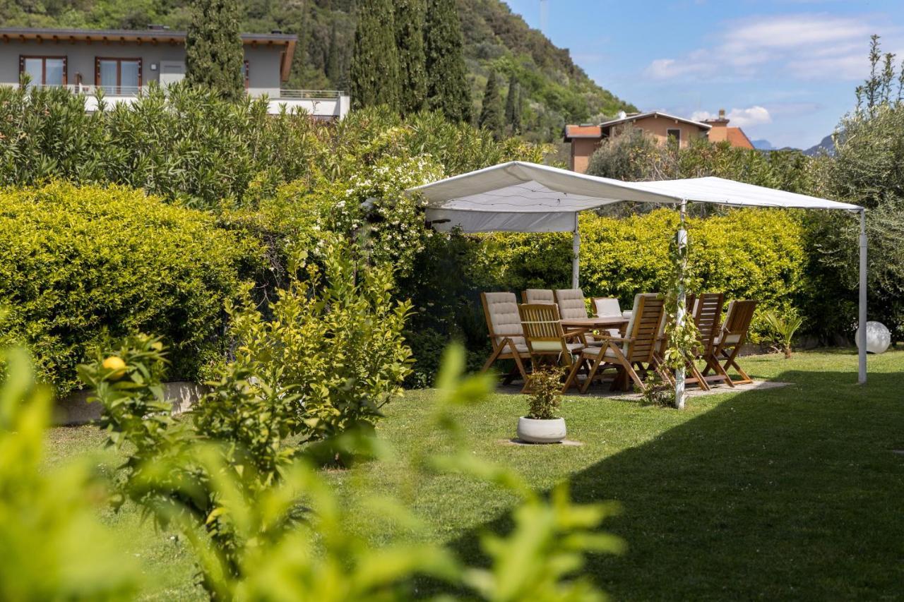 Carly'S Rooms Torbole Sul Garda Екстериор снимка