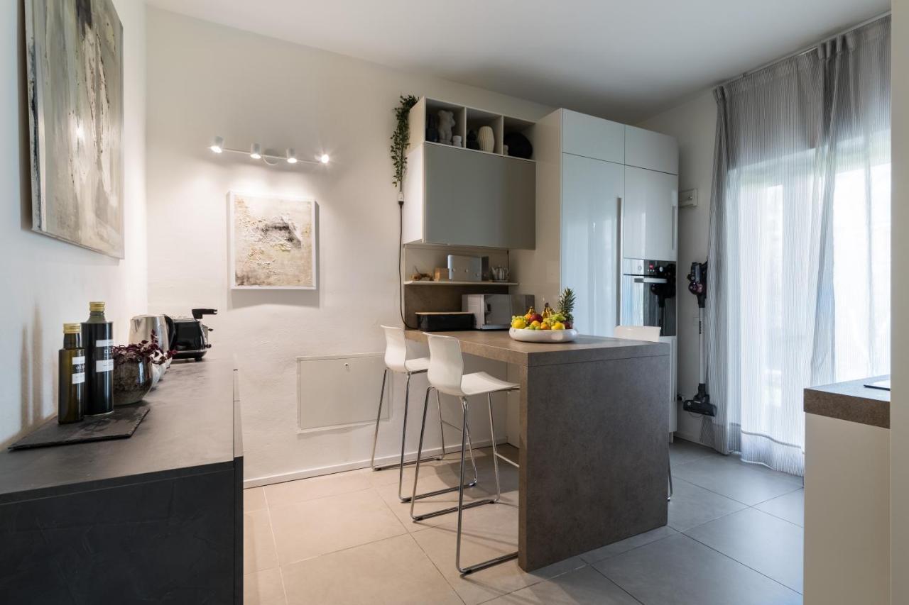 Carly'S Rooms Torbole Sul Garda Екстериор снимка