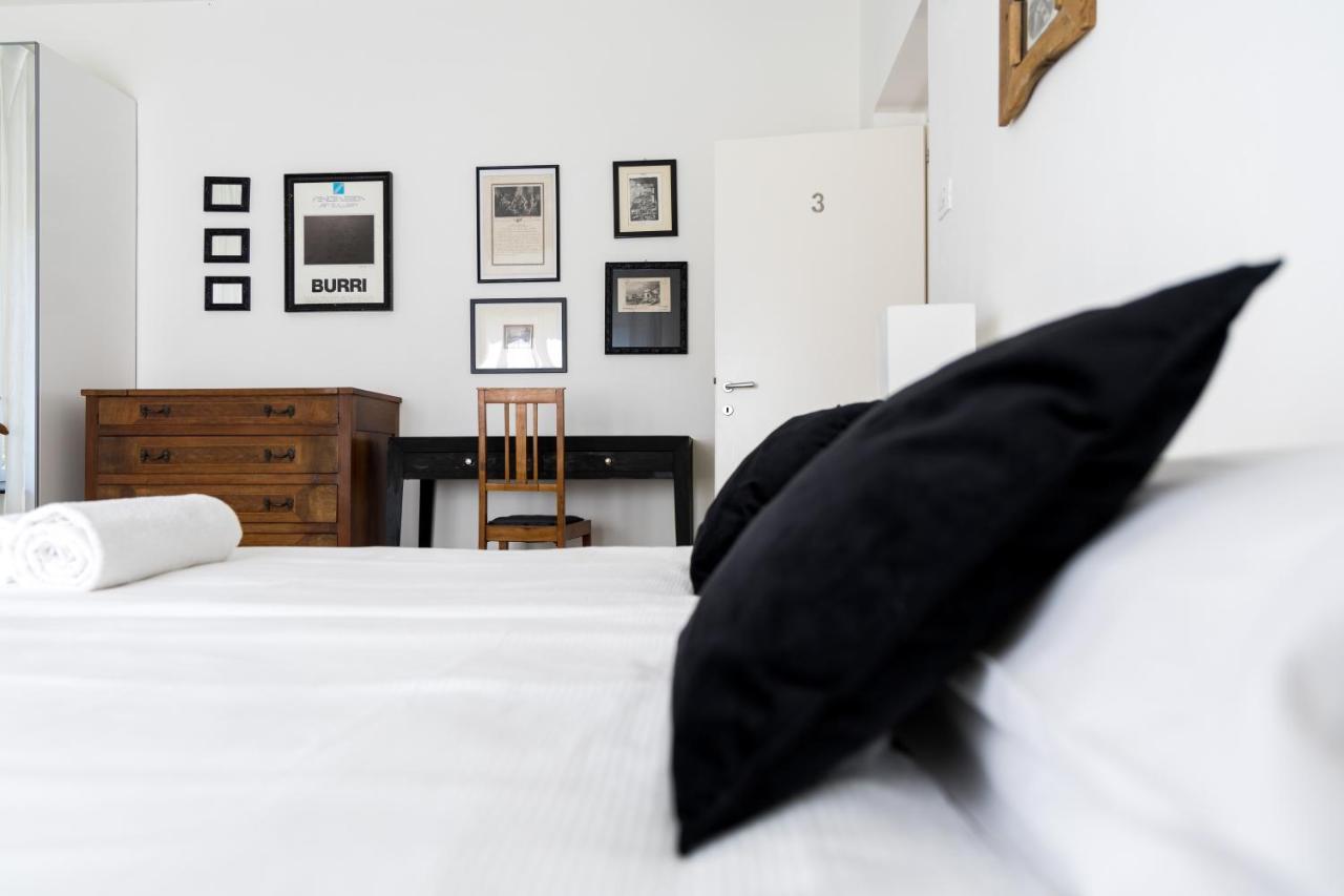Carly'S Rooms Torbole Sul Garda Екстериор снимка
