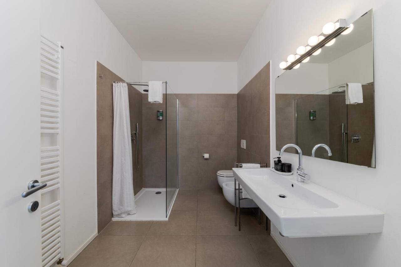 Carly'S Rooms Torbole Sul Garda Екстериор снимка